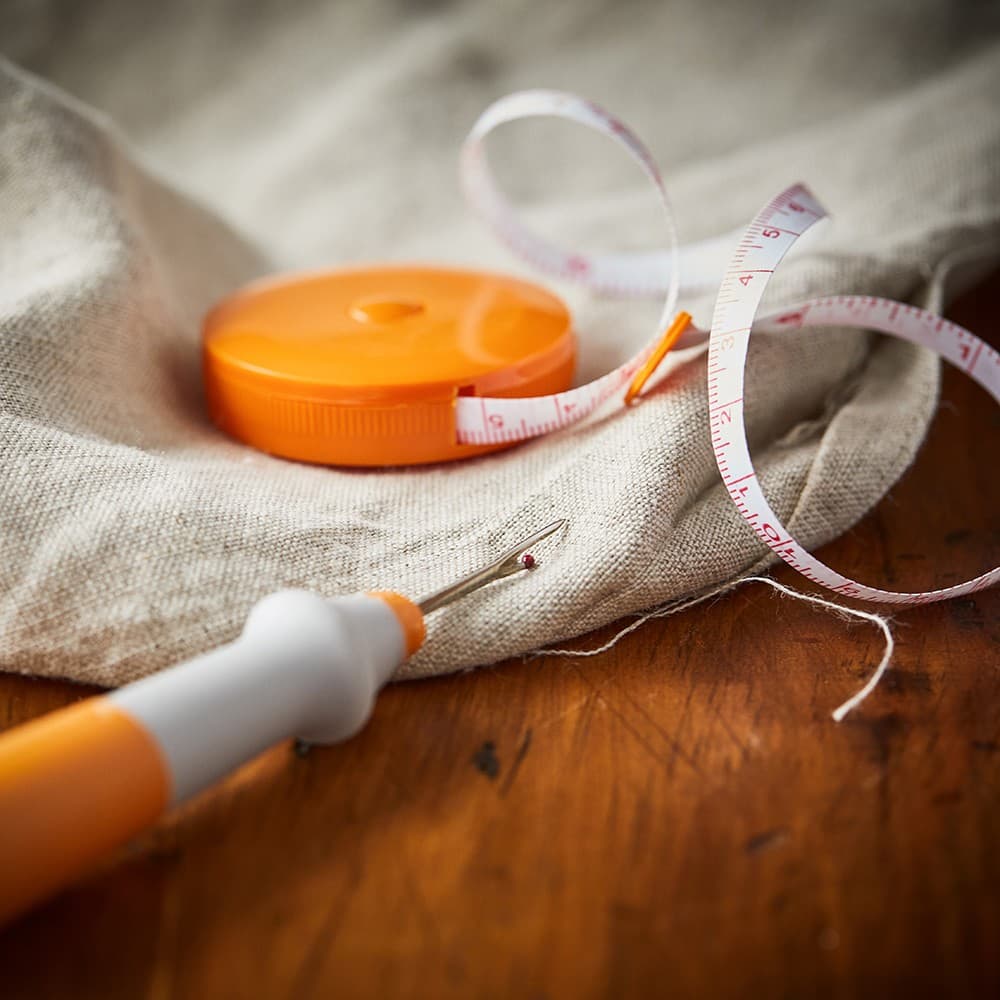 Fiskars Seam Ripper & Measuring Tape Set image # 85316