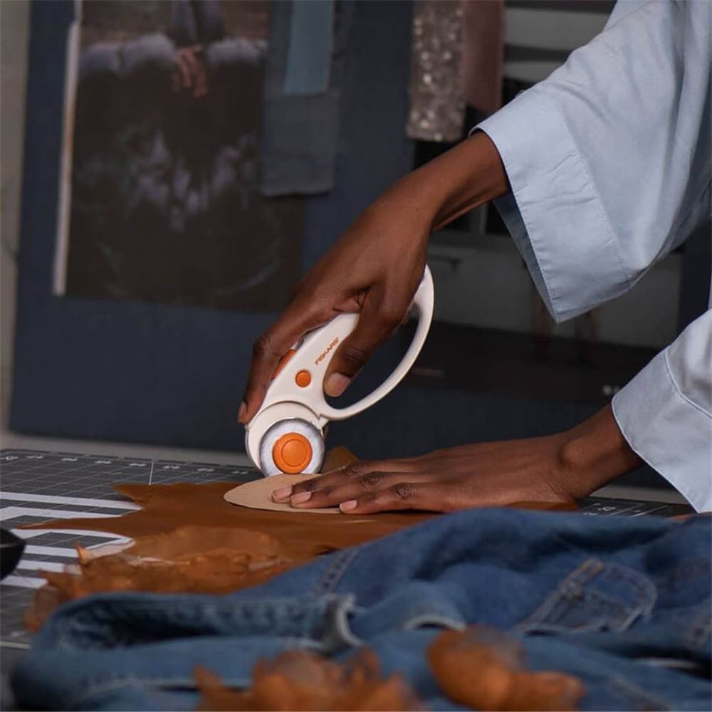 Fiskars 45mm Rotary Cutter image # 121620