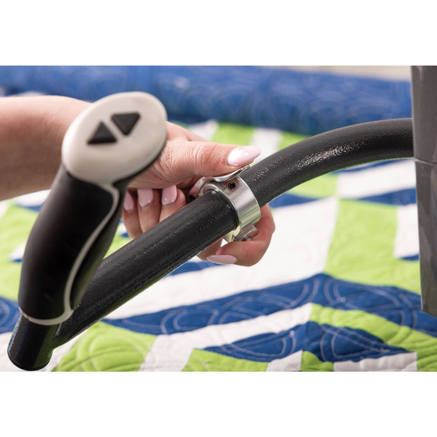 Q'nique 19X Longarm Quilting Machine, Grace Company image # 103537