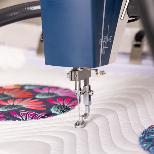 Q'nique 19X Longarm Quilting Machine, Grace Company image # 103421