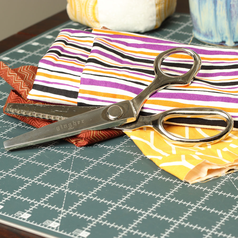 Gingher 7 1/2" Pinking Shears image # 81379