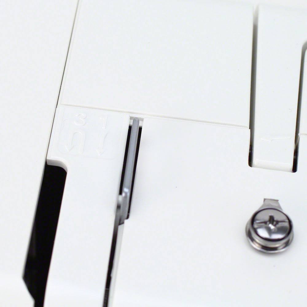 Janome 2212 Mechanical Sewing Machine image # 36179