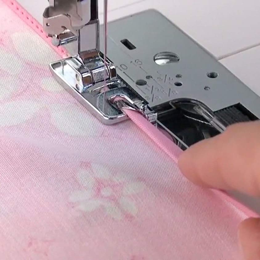 Rolled Hem Foot, Singer #2500260.01 image # 93511