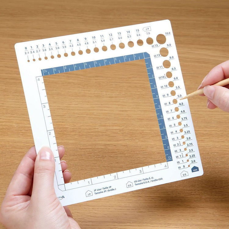 Clover, Swatch Ruler and Needle Gauge