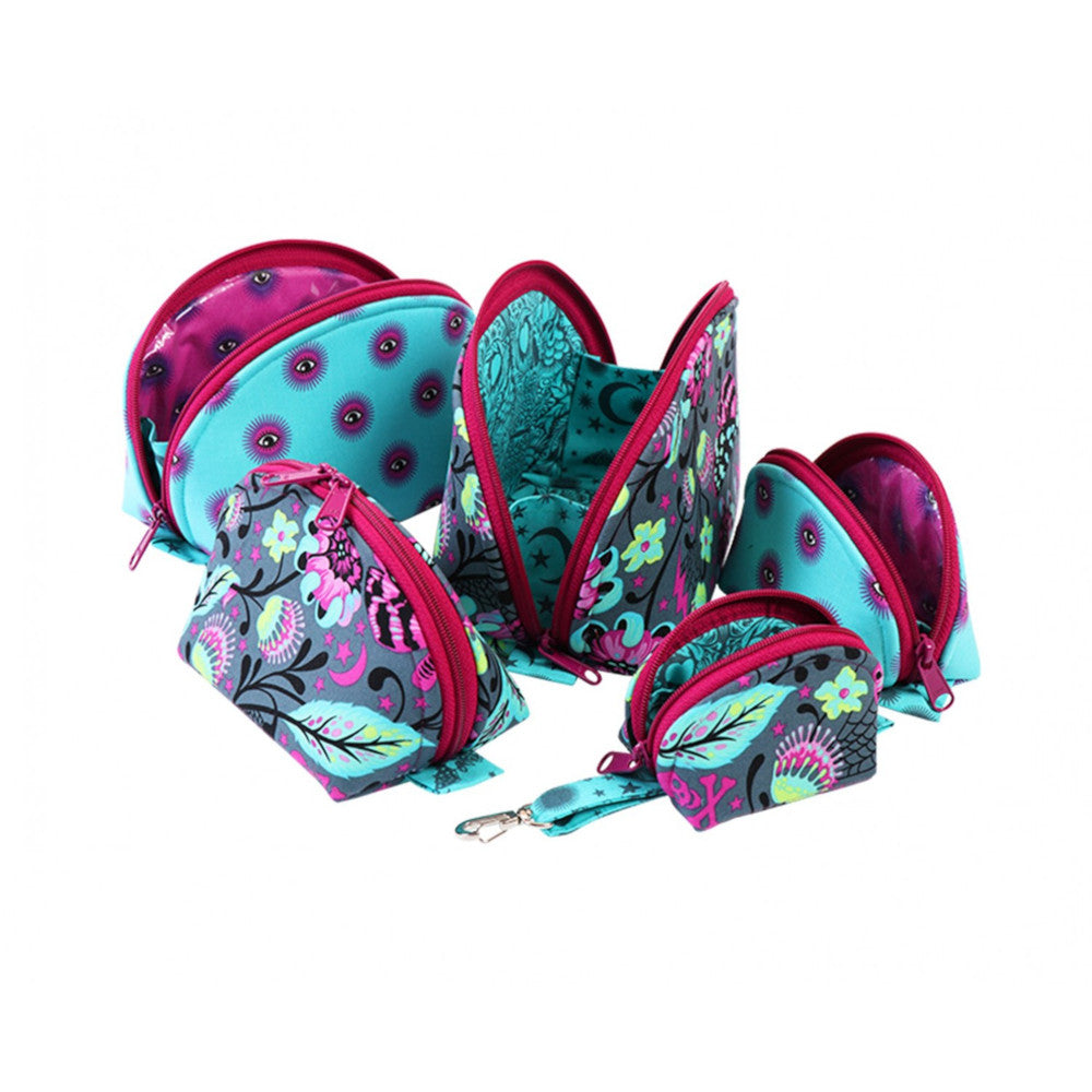 Clam Up Zippered Pouches Pattern image # 48673