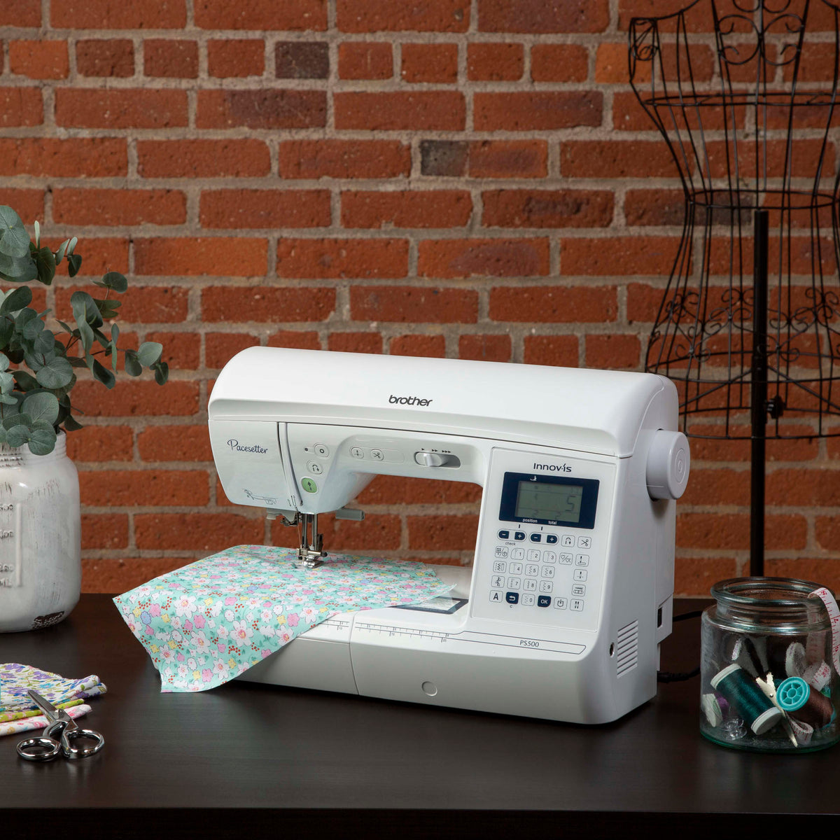 Computeried Machines Brother Pacesetter PS500 Computerized Sewing Machine