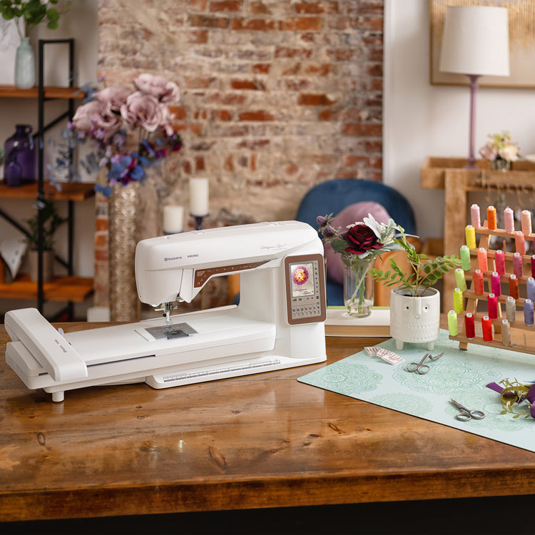 Husqvarna Viking Designer Topaz 40 Sewing Embroidery Machine