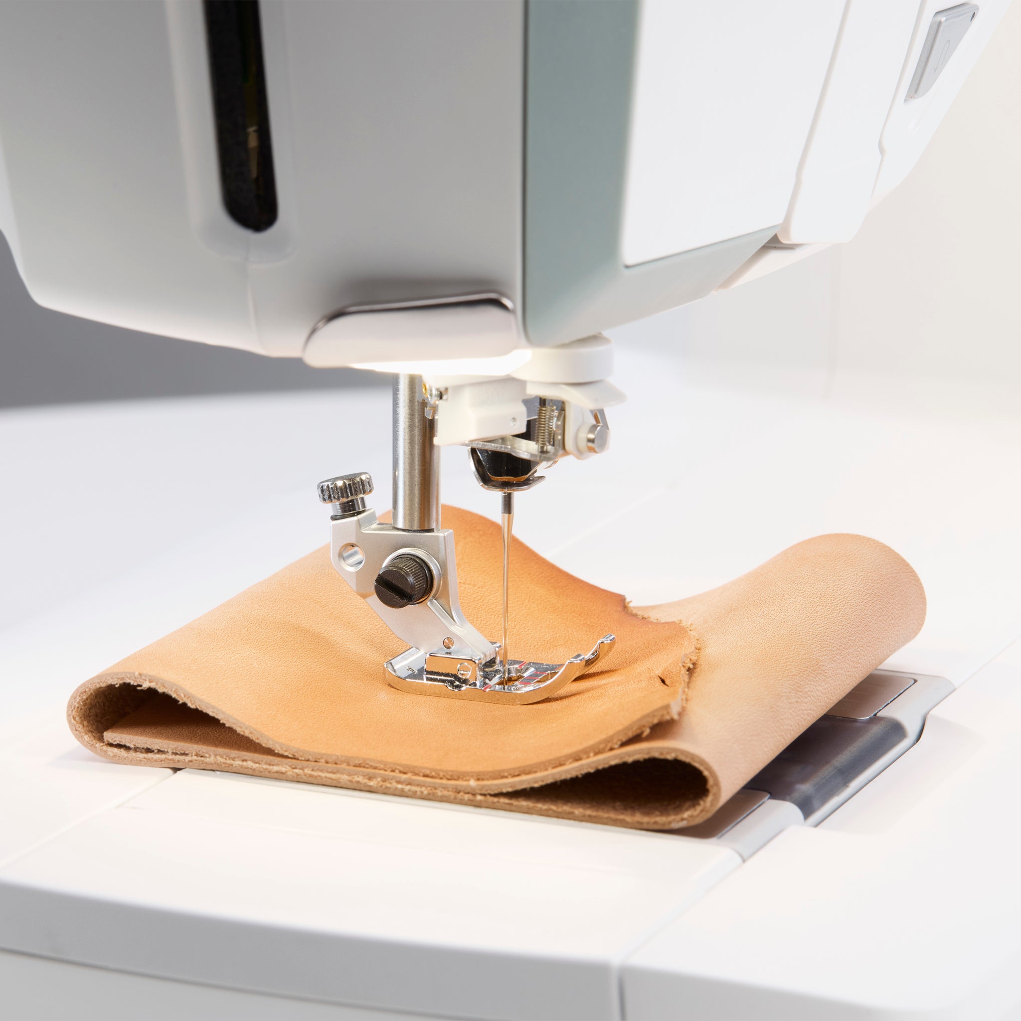 Husqvarna Viking Topaz 55Q Sewing Machine