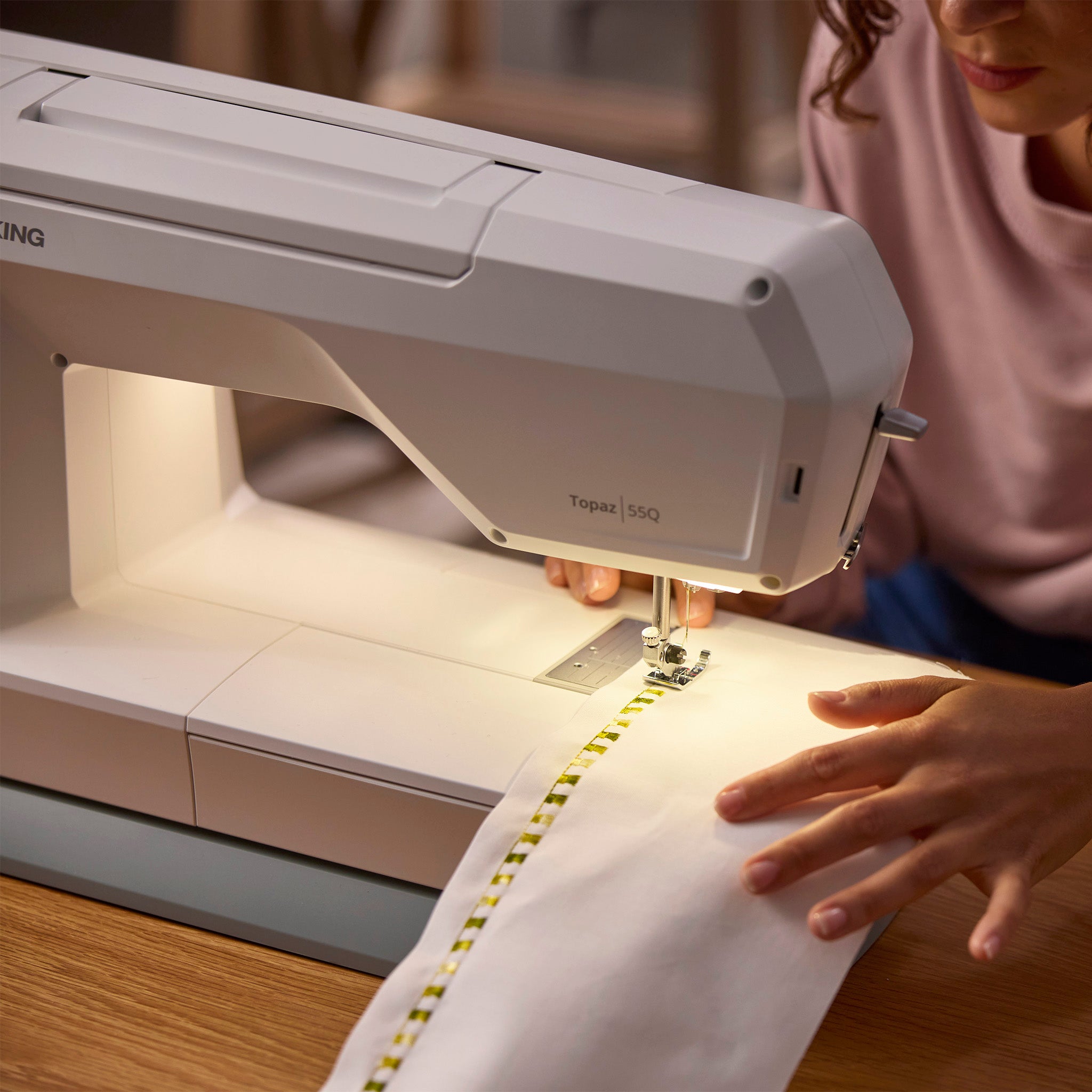 Husqvarna Viking Topaz 55Q Sewing Machine