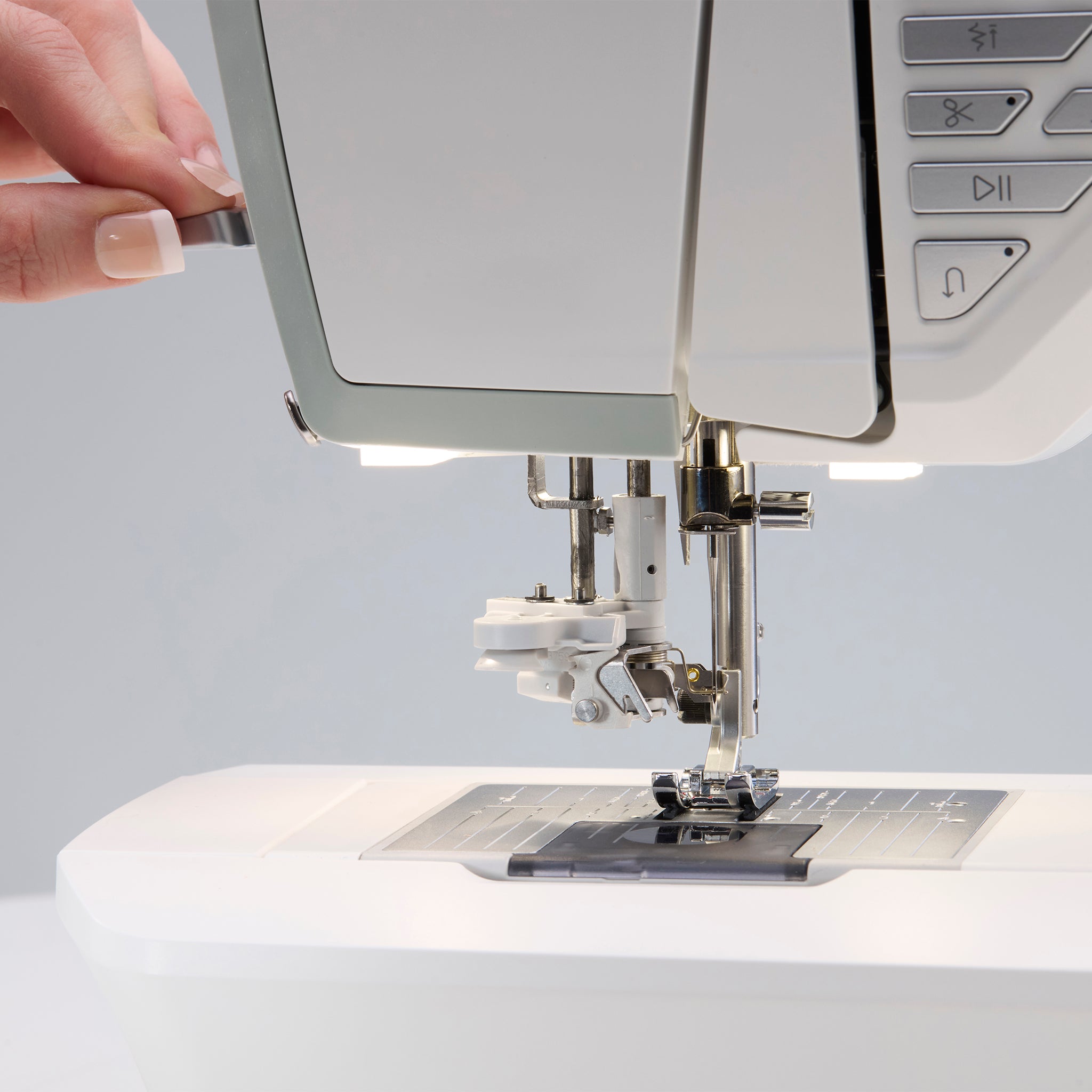 Husqvarna Viking Topaz 55Q Sewing Machine