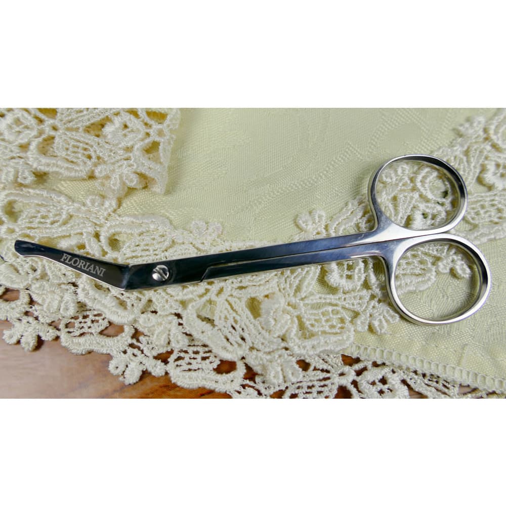 Floriani Trim Safe Angled Scissors image # 93958